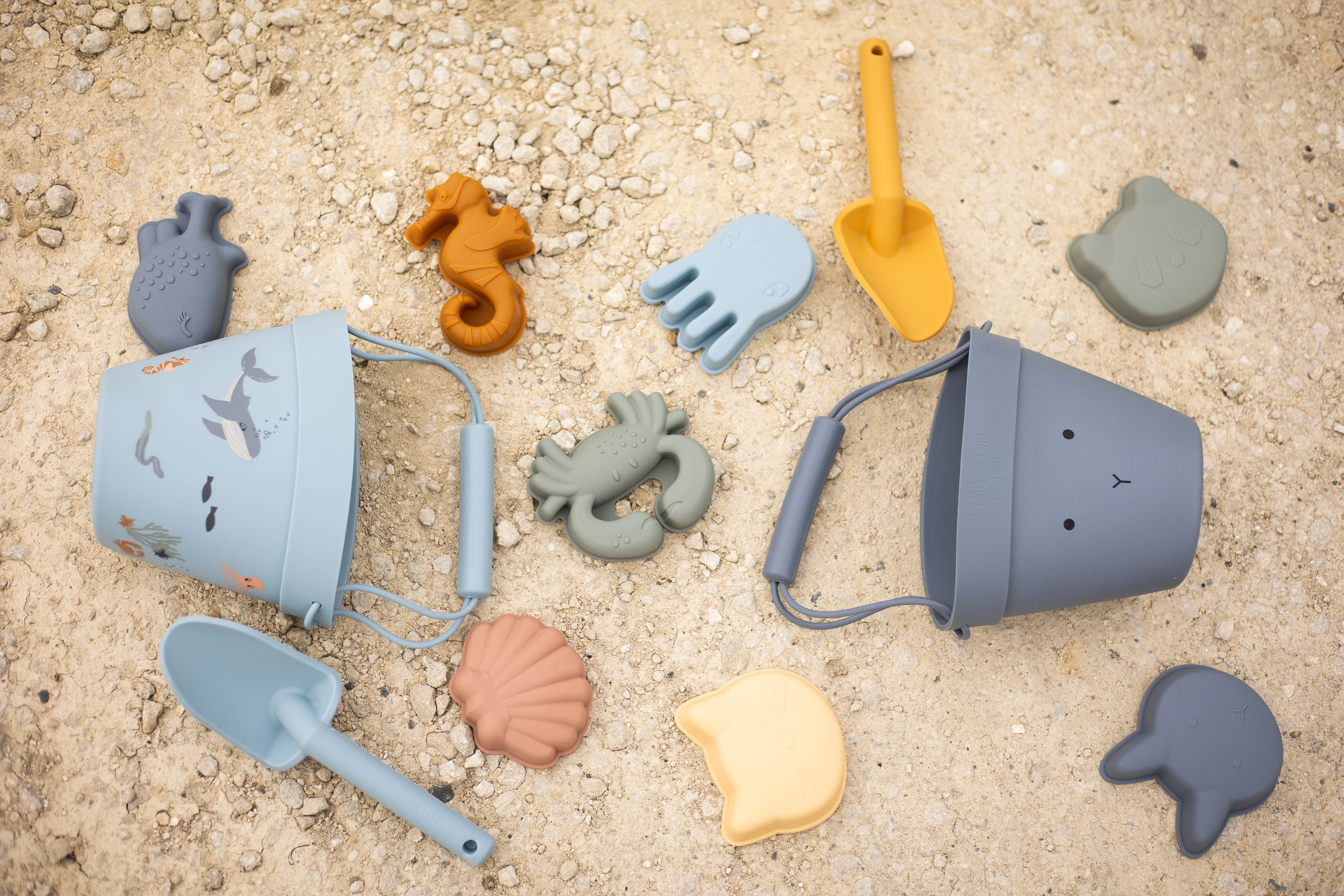 Beach Bucket & Toys Set - Blue Bear