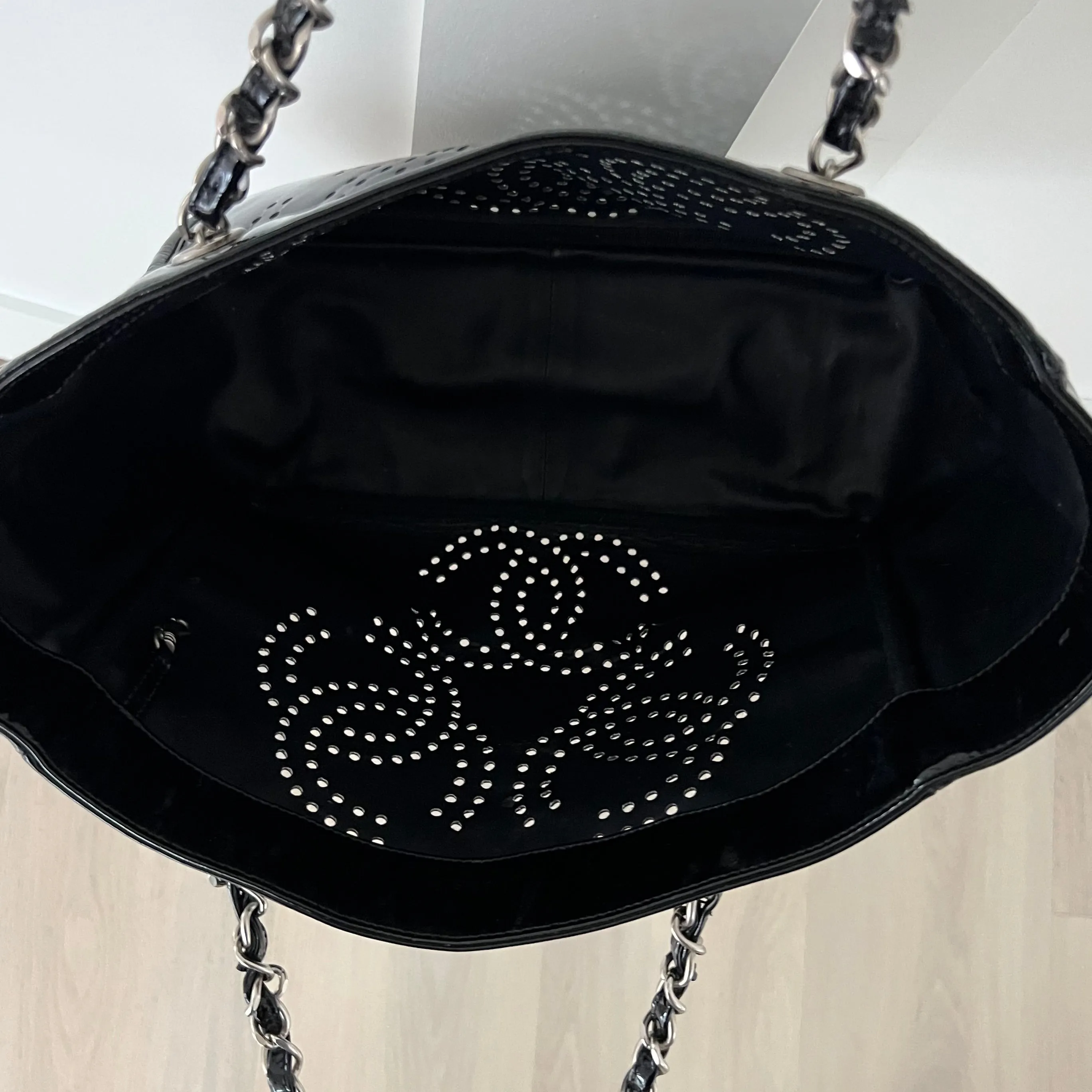 CHANEL CC Tote Bag Black Patent Leather