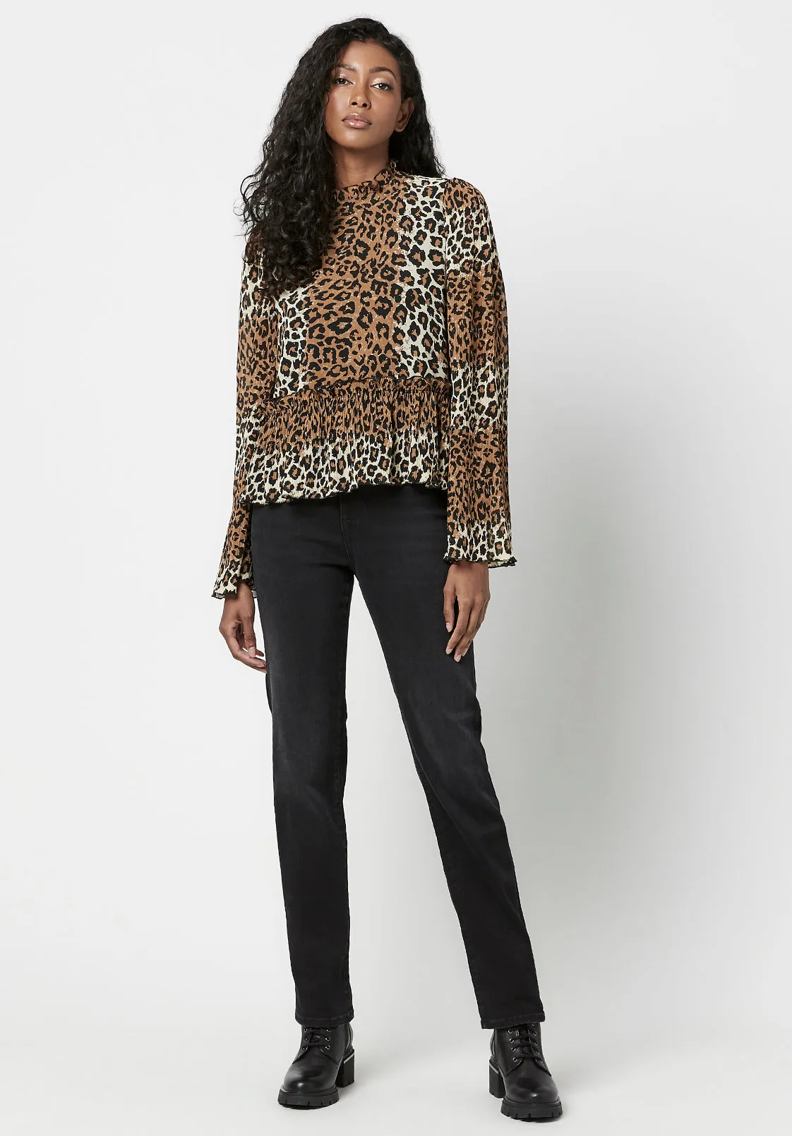 Jacinda Women's Ruffle Blouse in Leopard - WT0549F